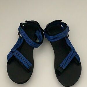 Teva women’s sandals, black and blue new size 8 Pepsi Edition